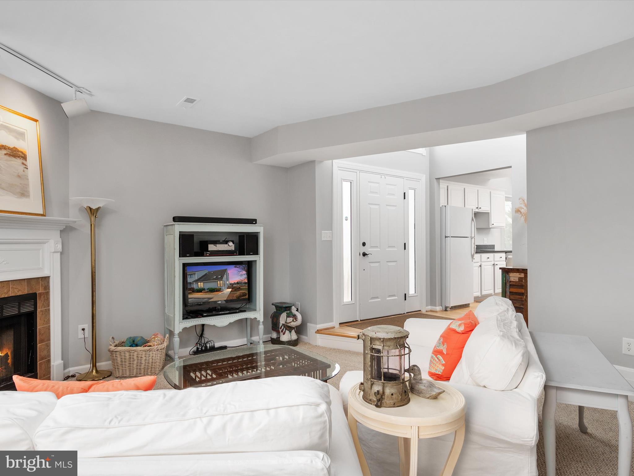 THOMPSON CREEK CONDOS - Residential