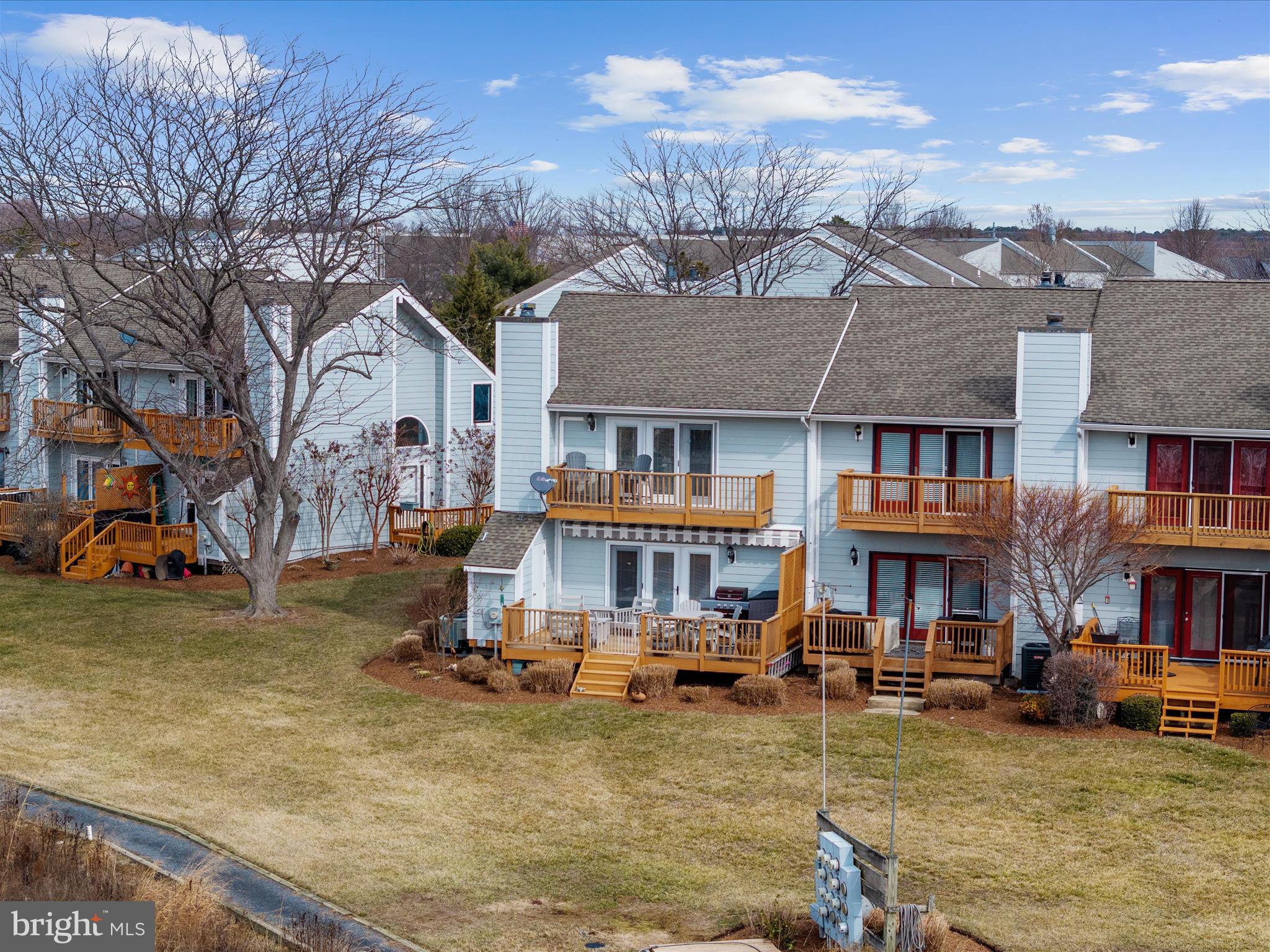 THOMPSON CREEK CONDOS - Residential