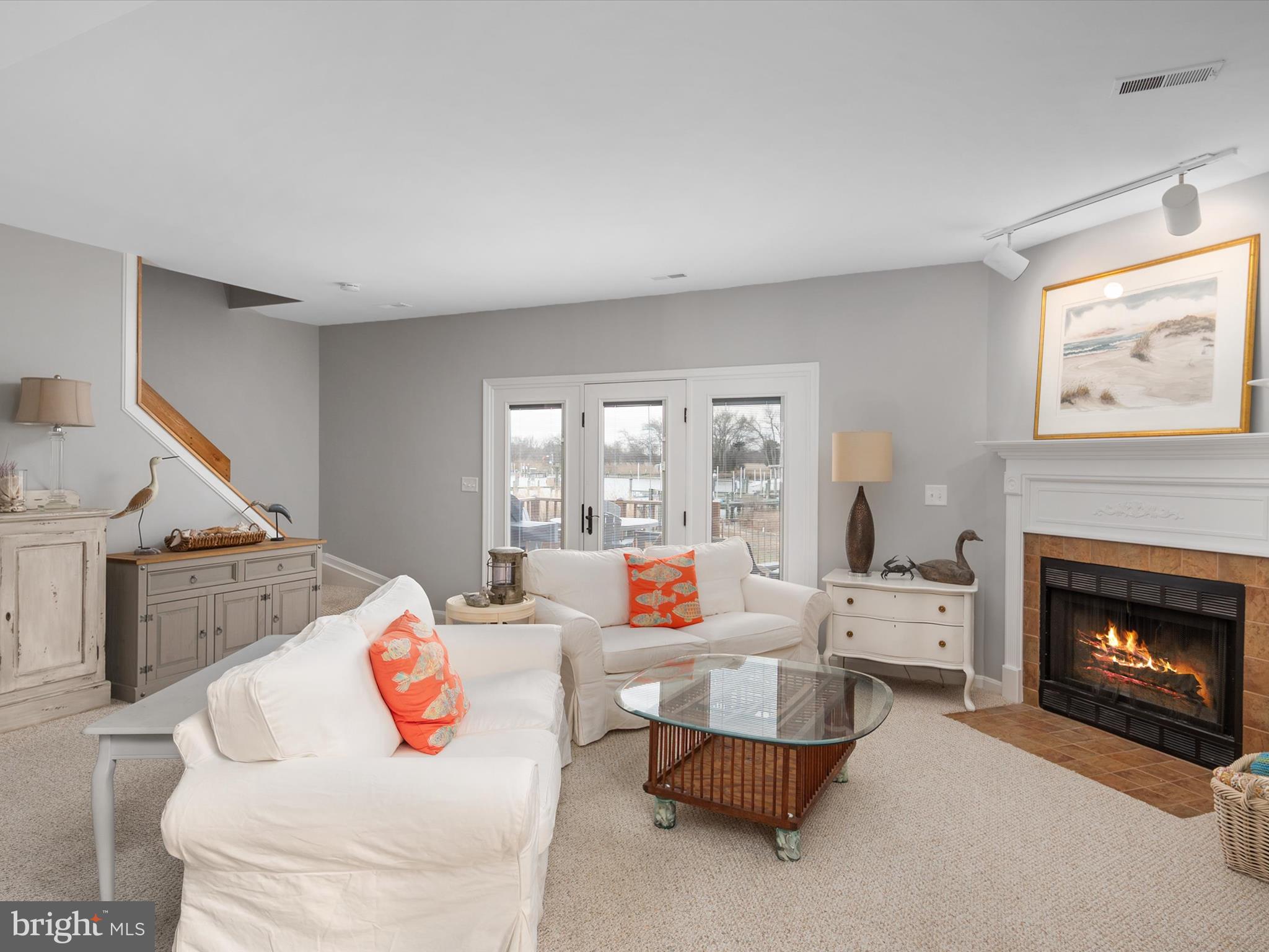 THOMPSON CREEK CONDOS - Residential