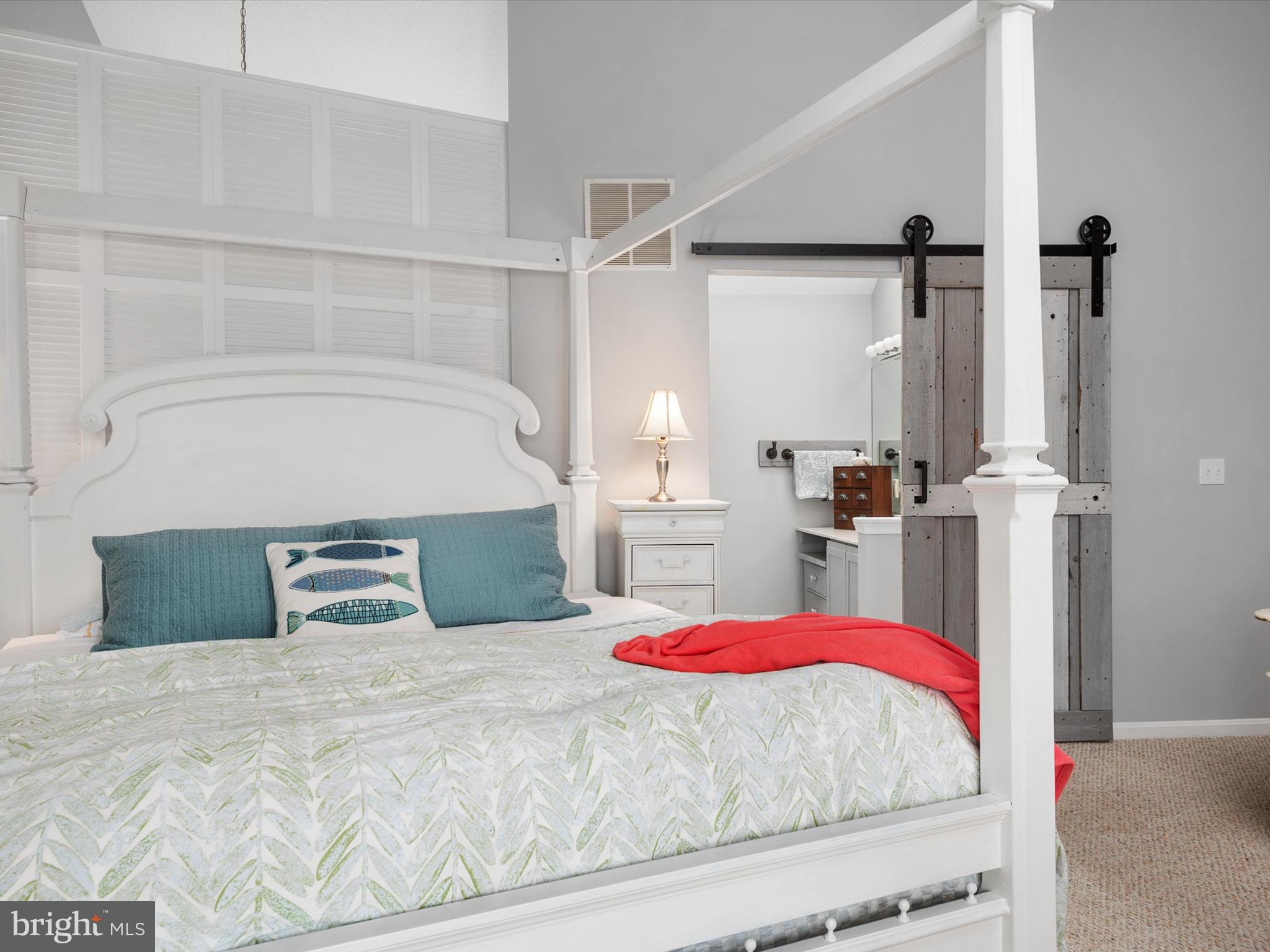 THOMPSON CREEK CONDOS - Residential