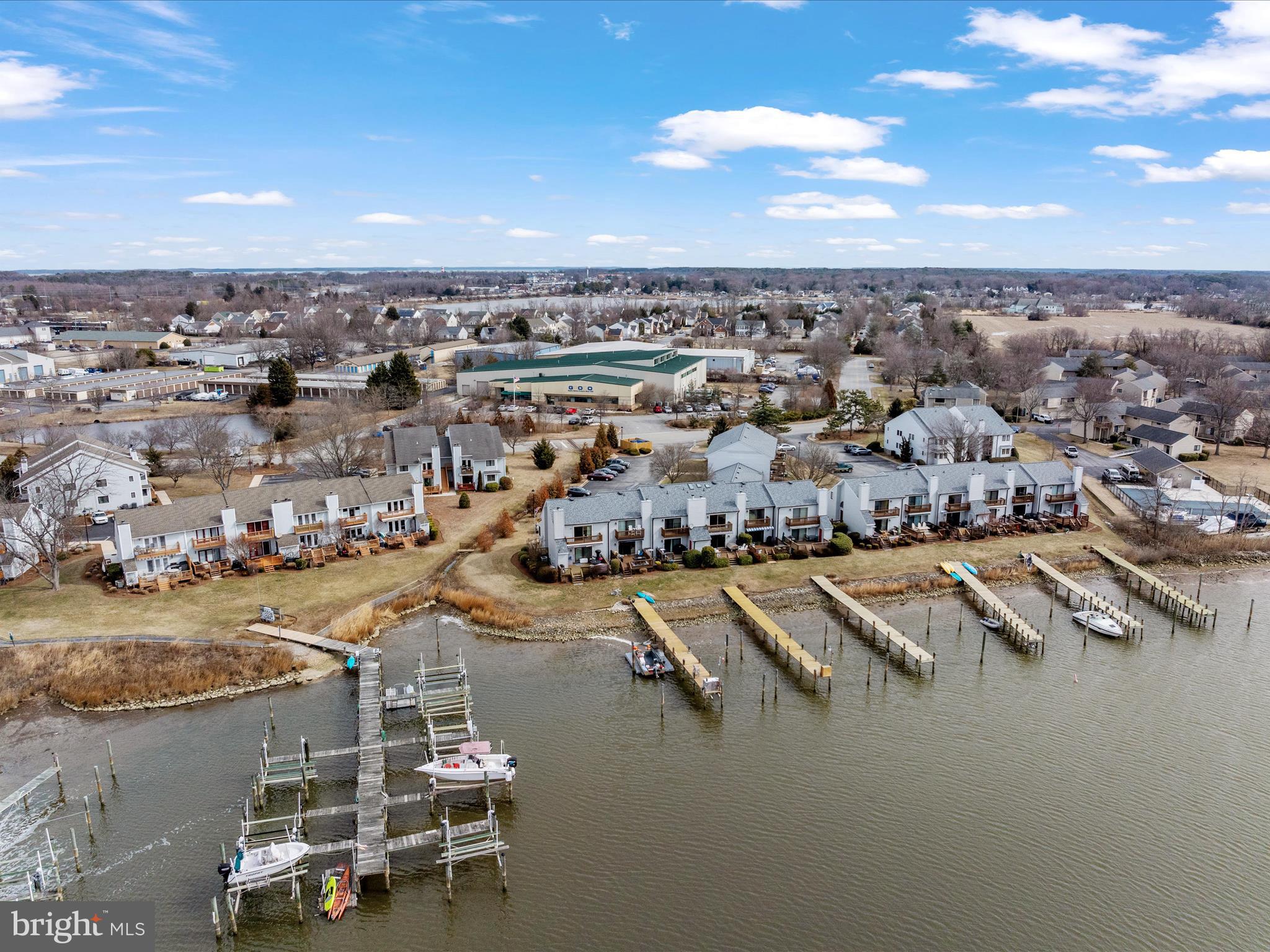 THOMPSON CREEK CONDOS - Residential