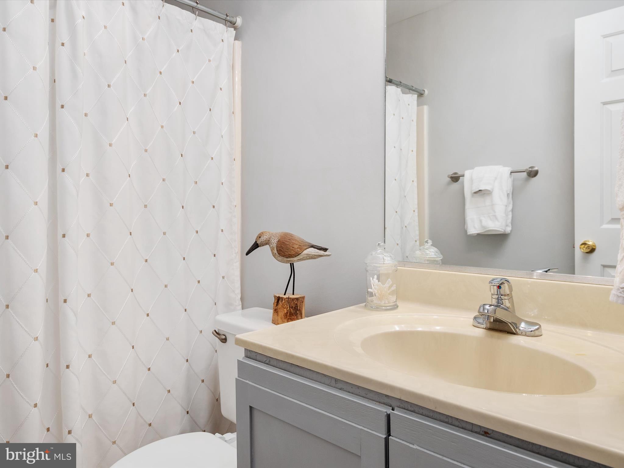 THOMPSON CREEK CONDOS - Residential