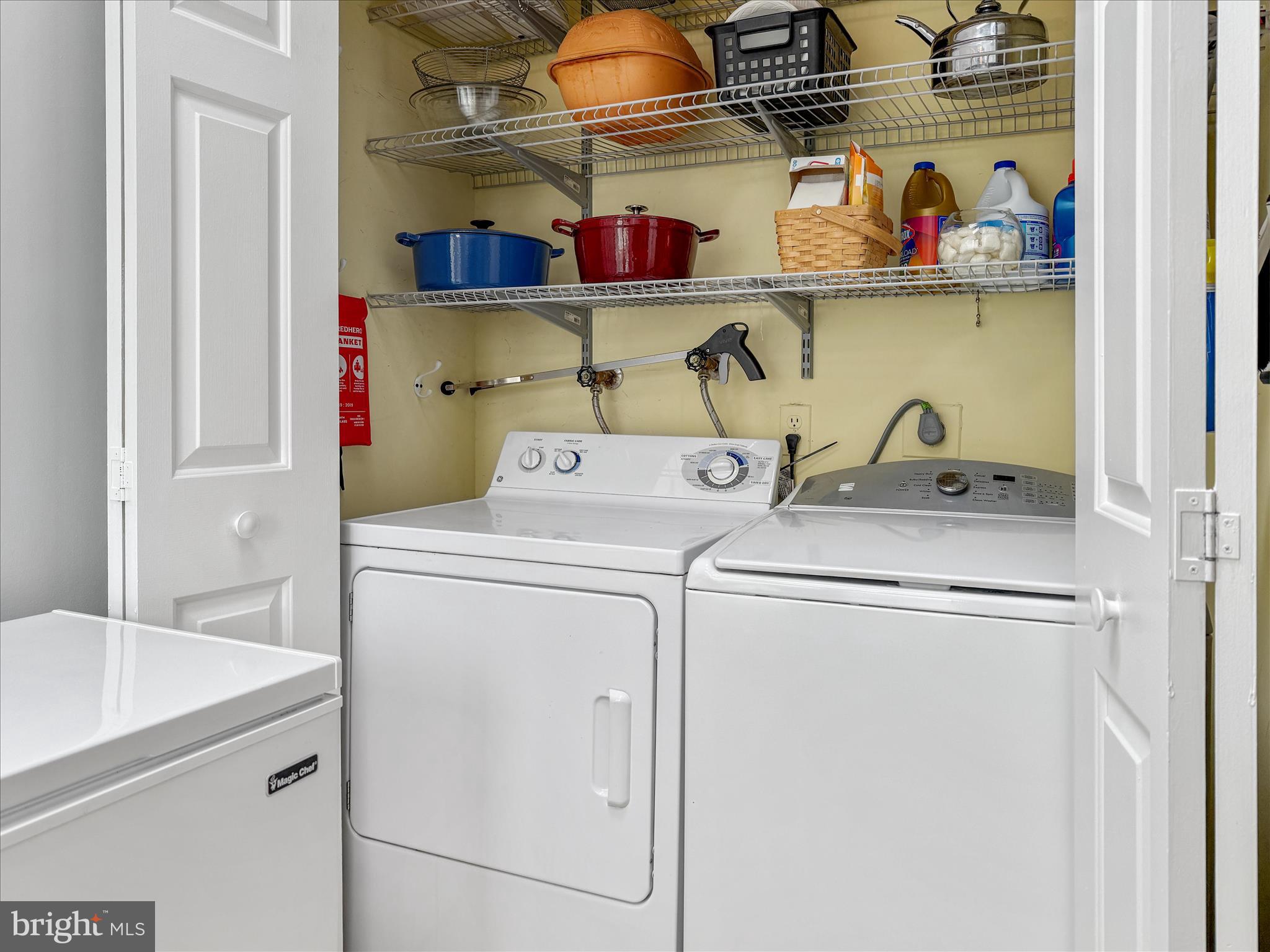 THOMPSON CREEK CONDOS - Residential