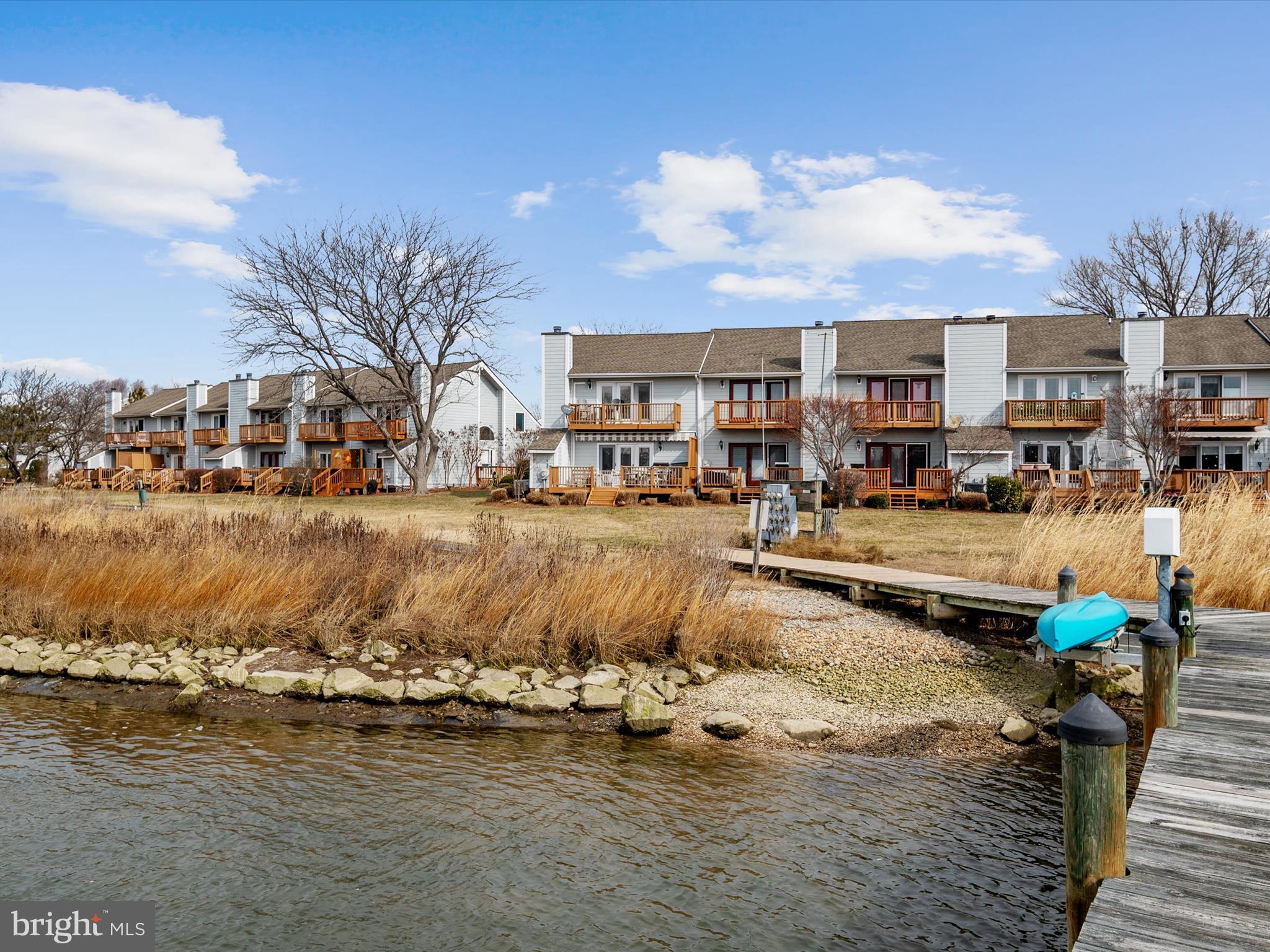 THOMPSON CREEK CONDOS - Residential