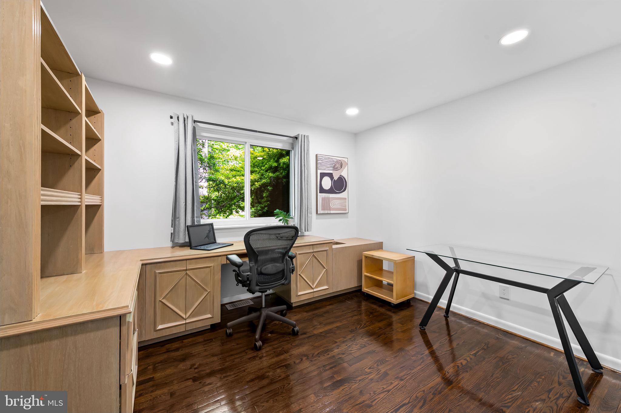 CAVES PARK - Residential