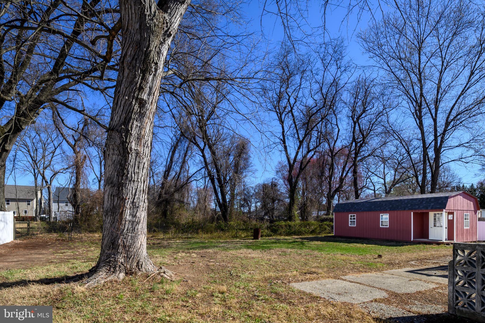 SHORELAND - Residential