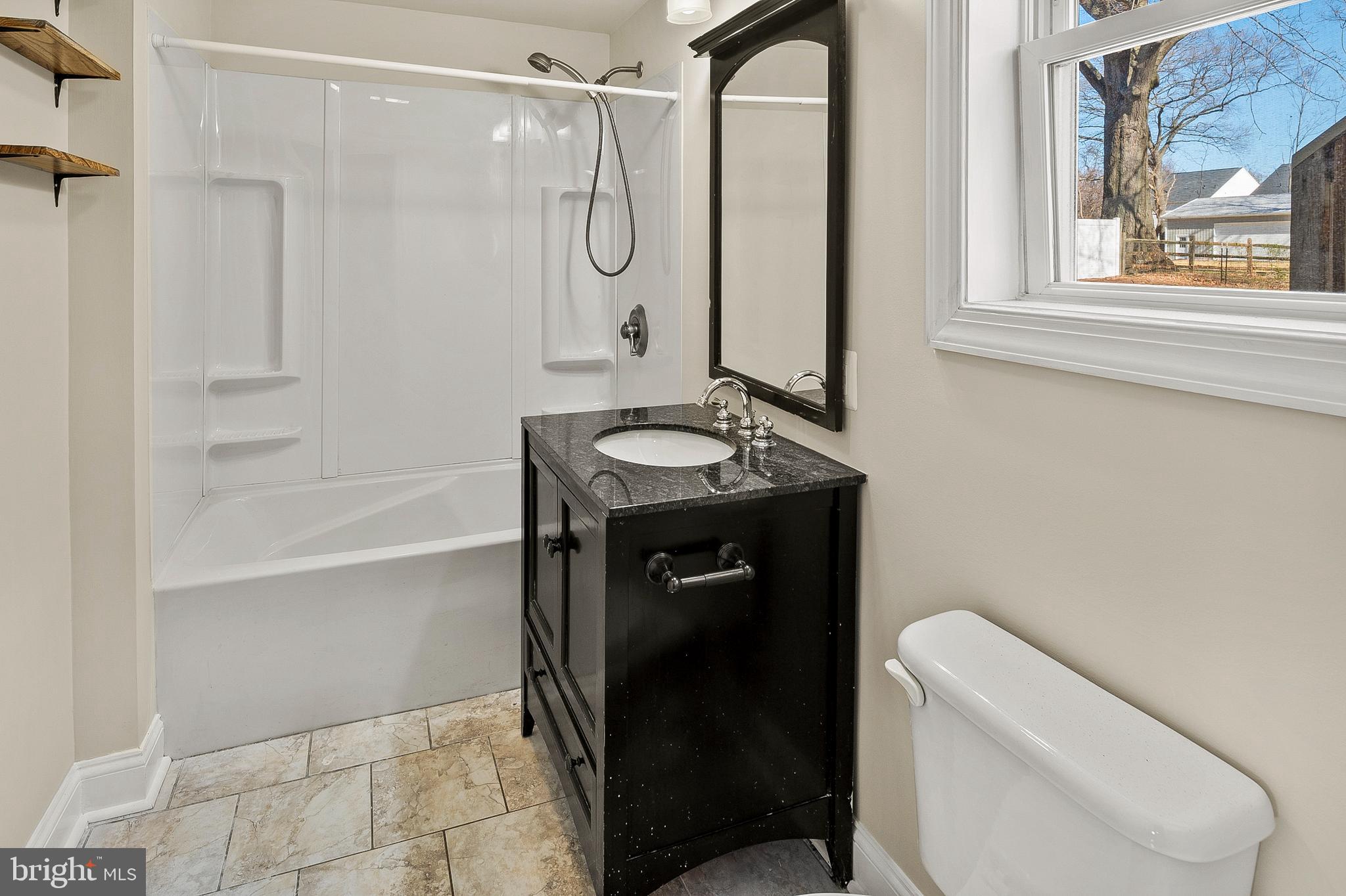 SHORELAND - Residential