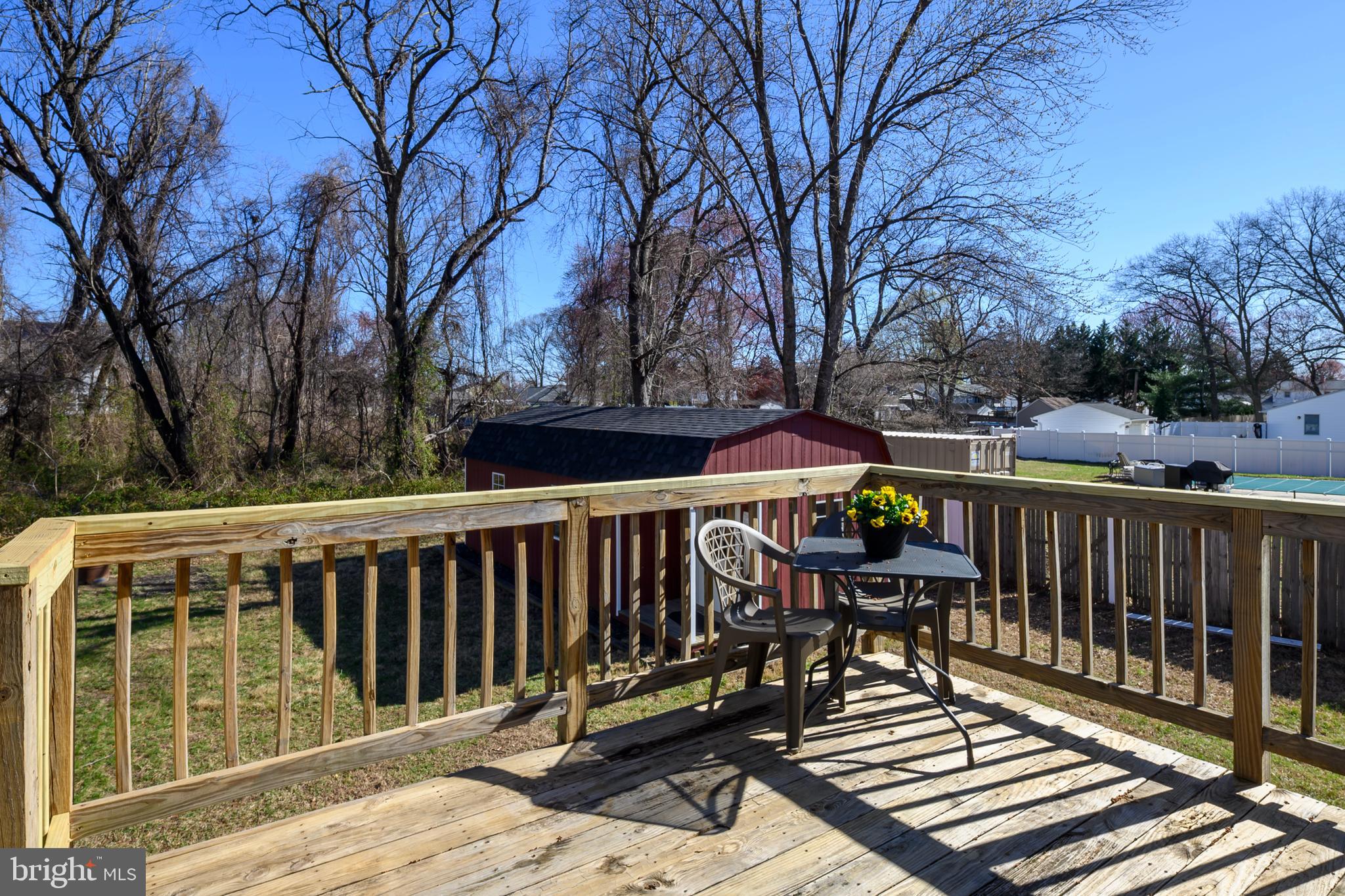 SHORELAND - Residential