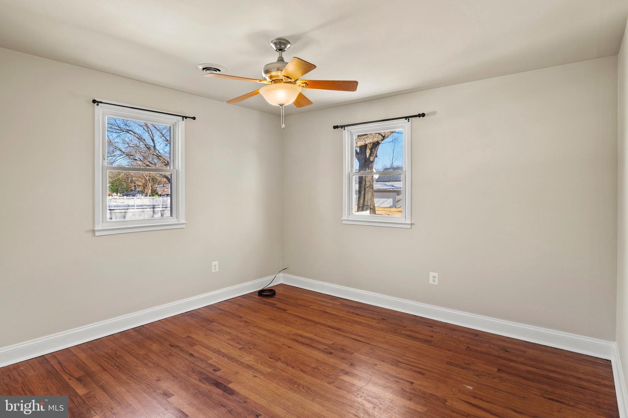 SHORELAND - Residential