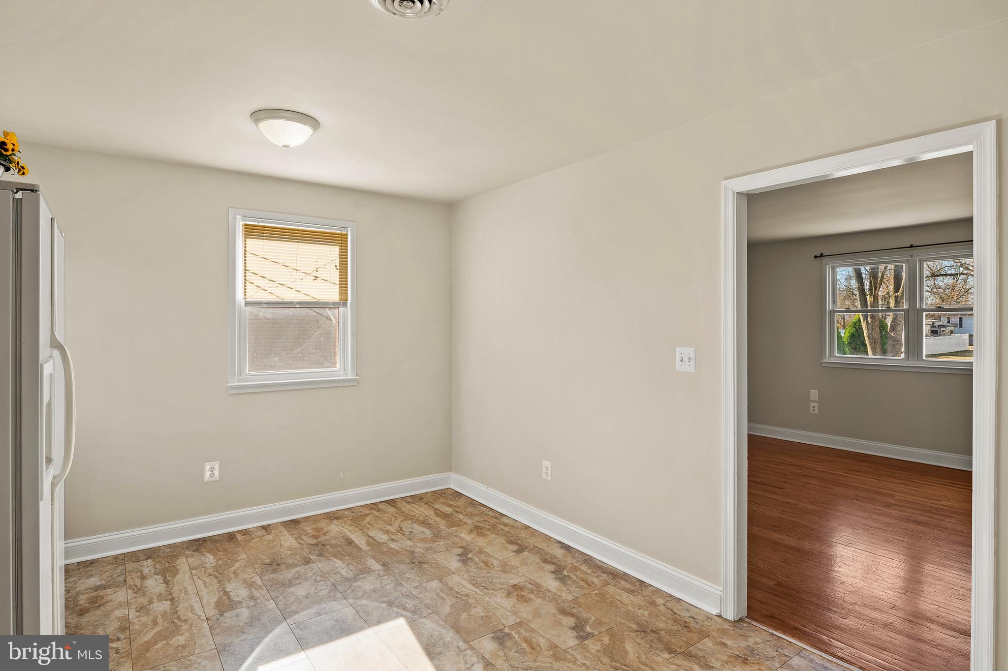 SHORELAND - Residential