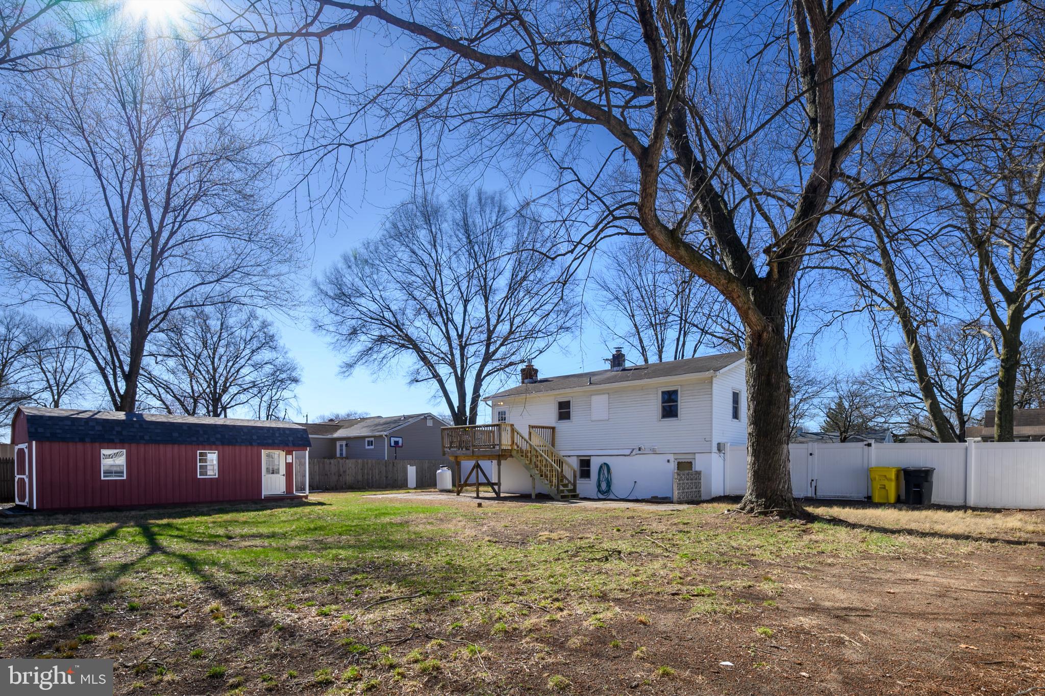 SHORELAND - Residential