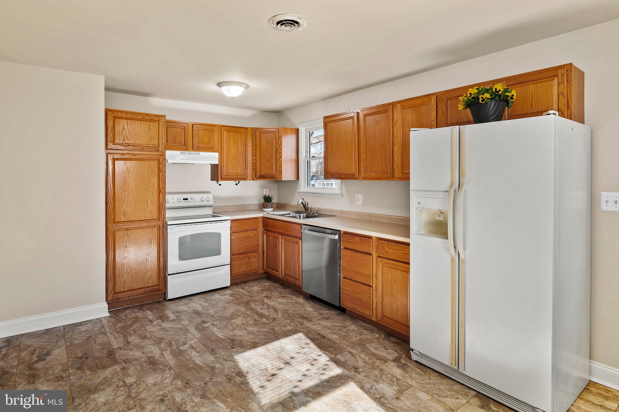 SHORELAND - Residential