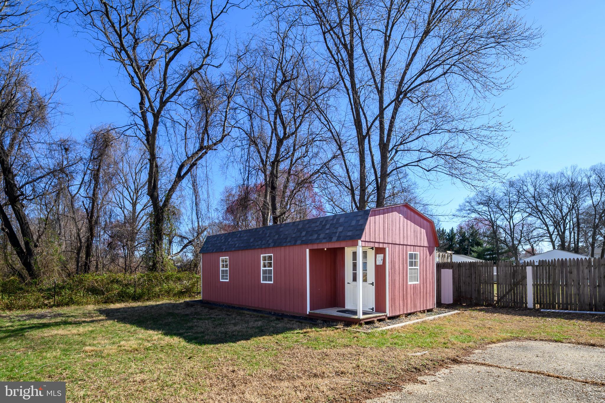 SHORELAND - Residential