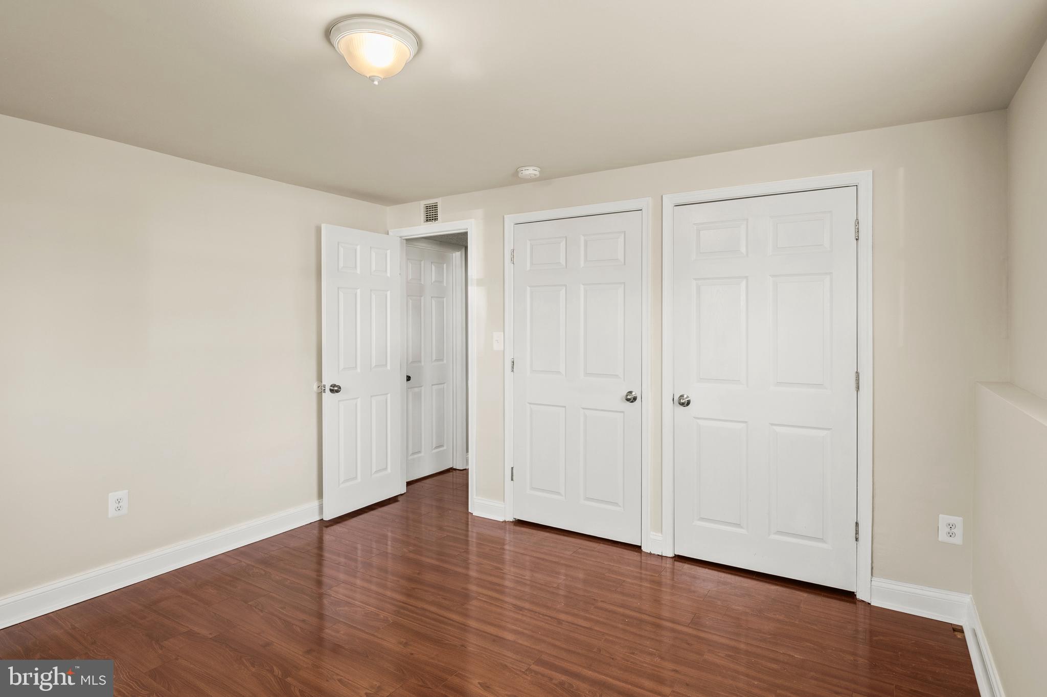 SHORELAND - Residential