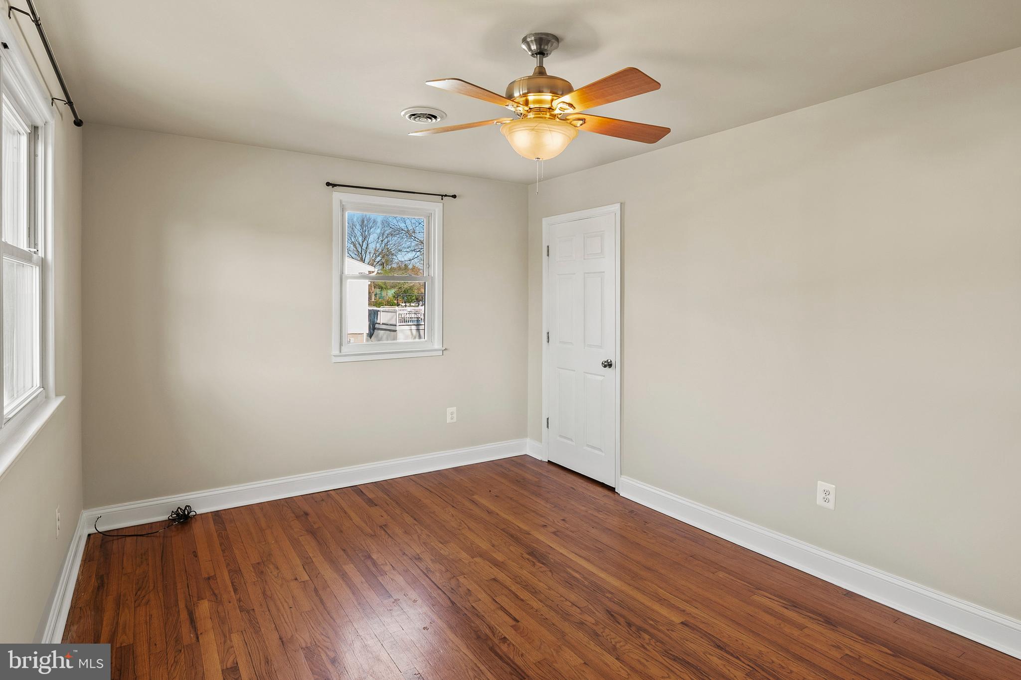 SHORELAND - Residential