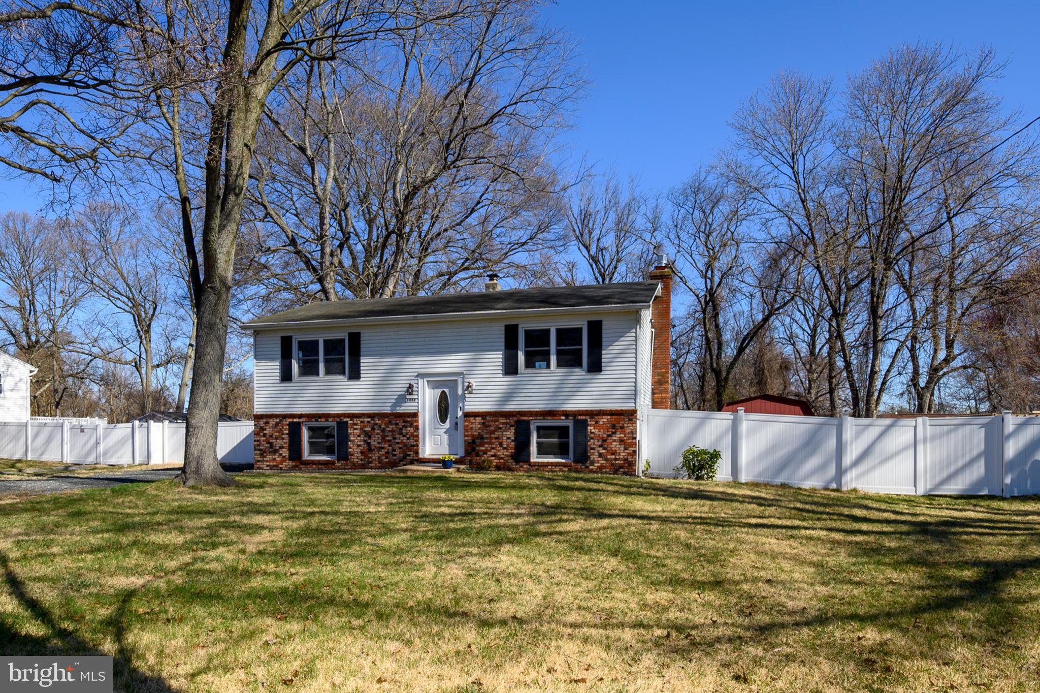 SHORELAND - Residential