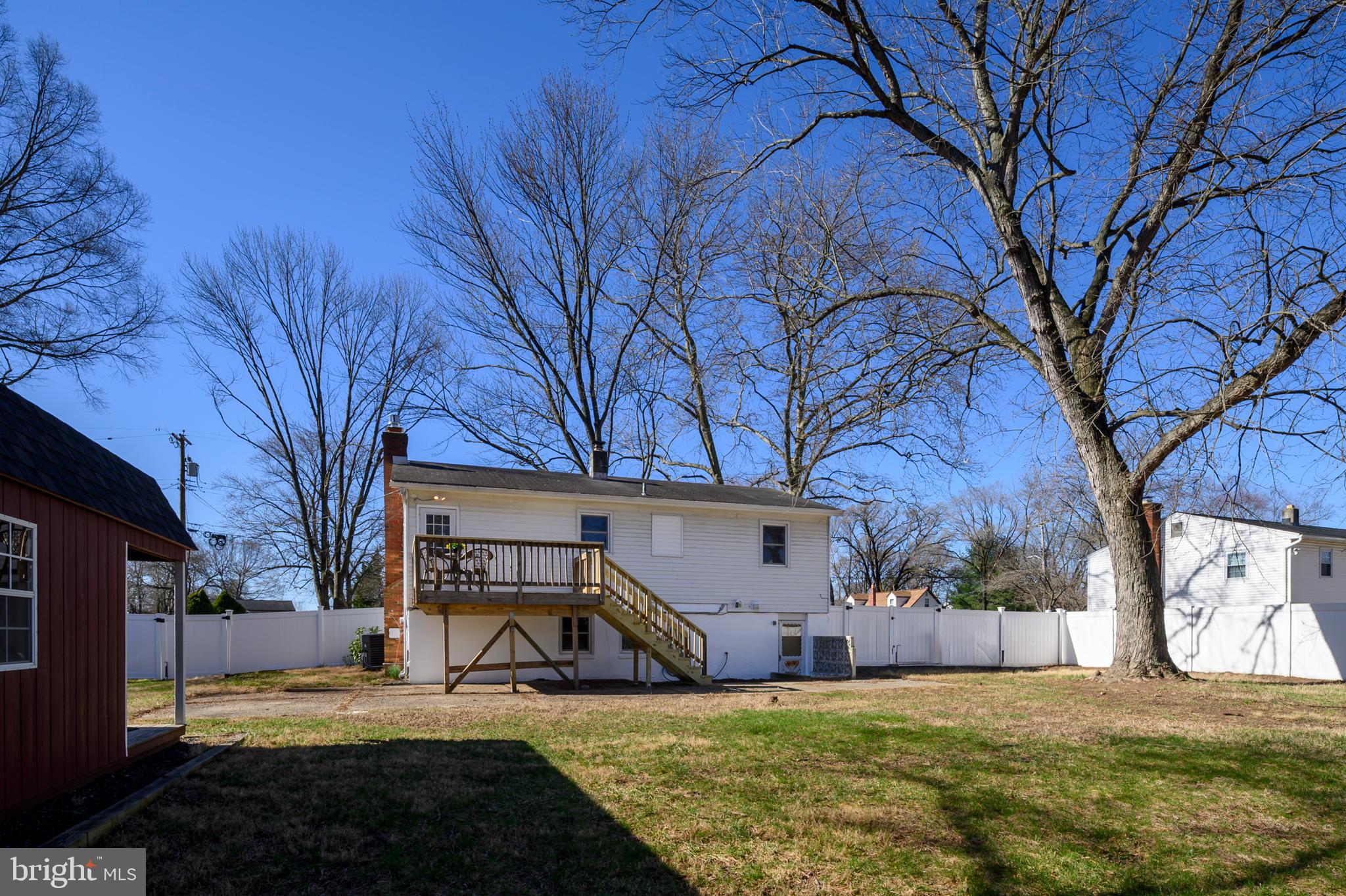 SHORELAND - Residential