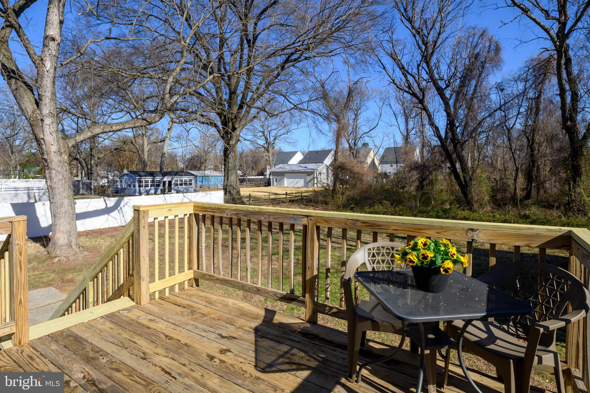 SHORELAND - Residential