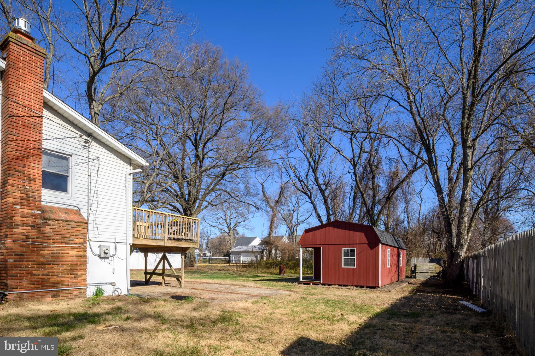 SHORELAND - Residential