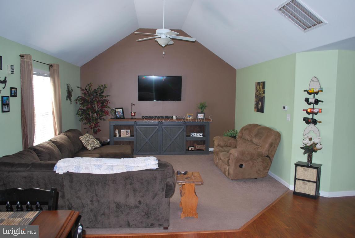 HIDDEN HARBOR - Residential