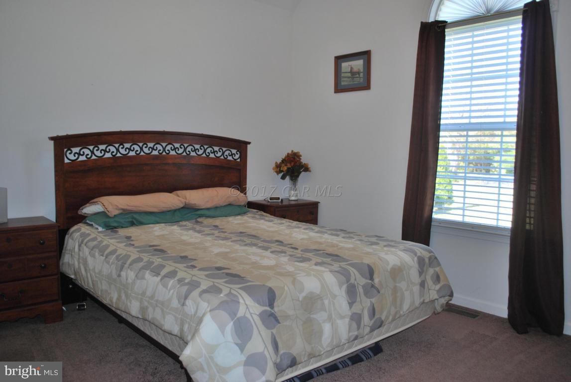 HIDDEN HARBOR - Residential