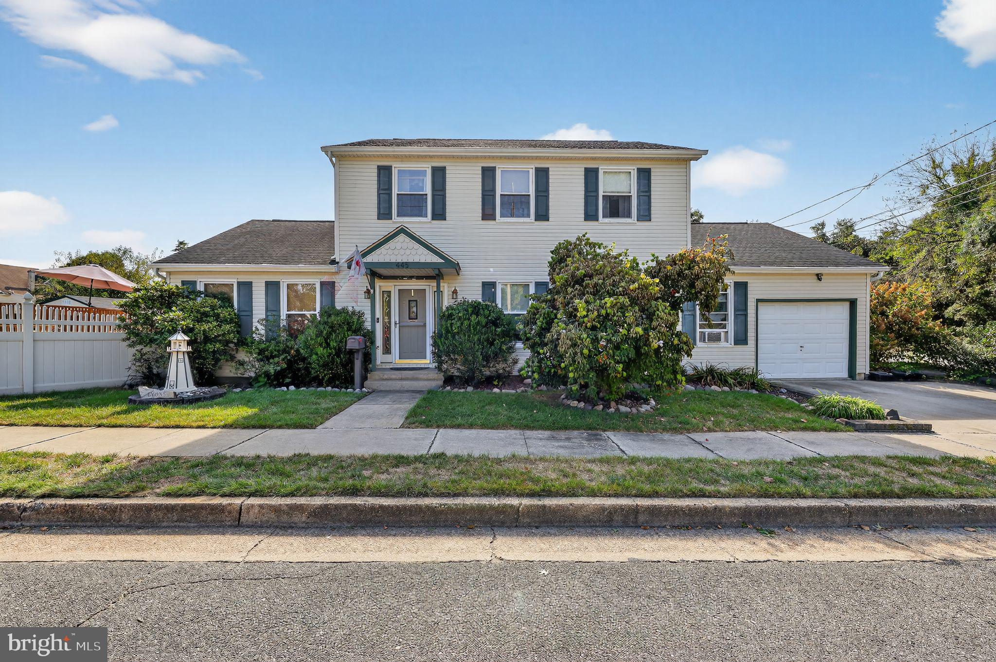 445 WOODBINE AVENUE