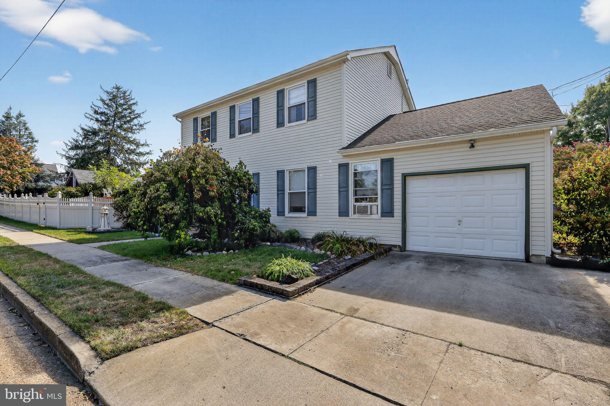 445 WOODBINE AVENUE