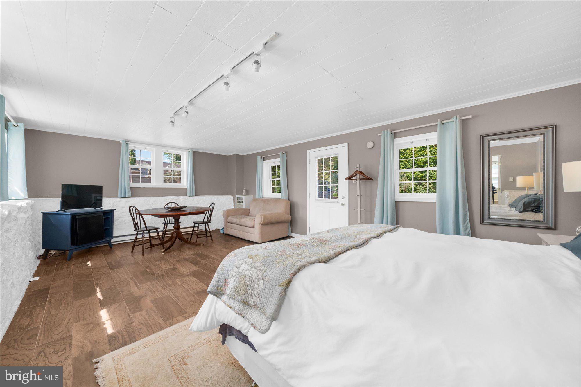 THE MEADOWS - Residential