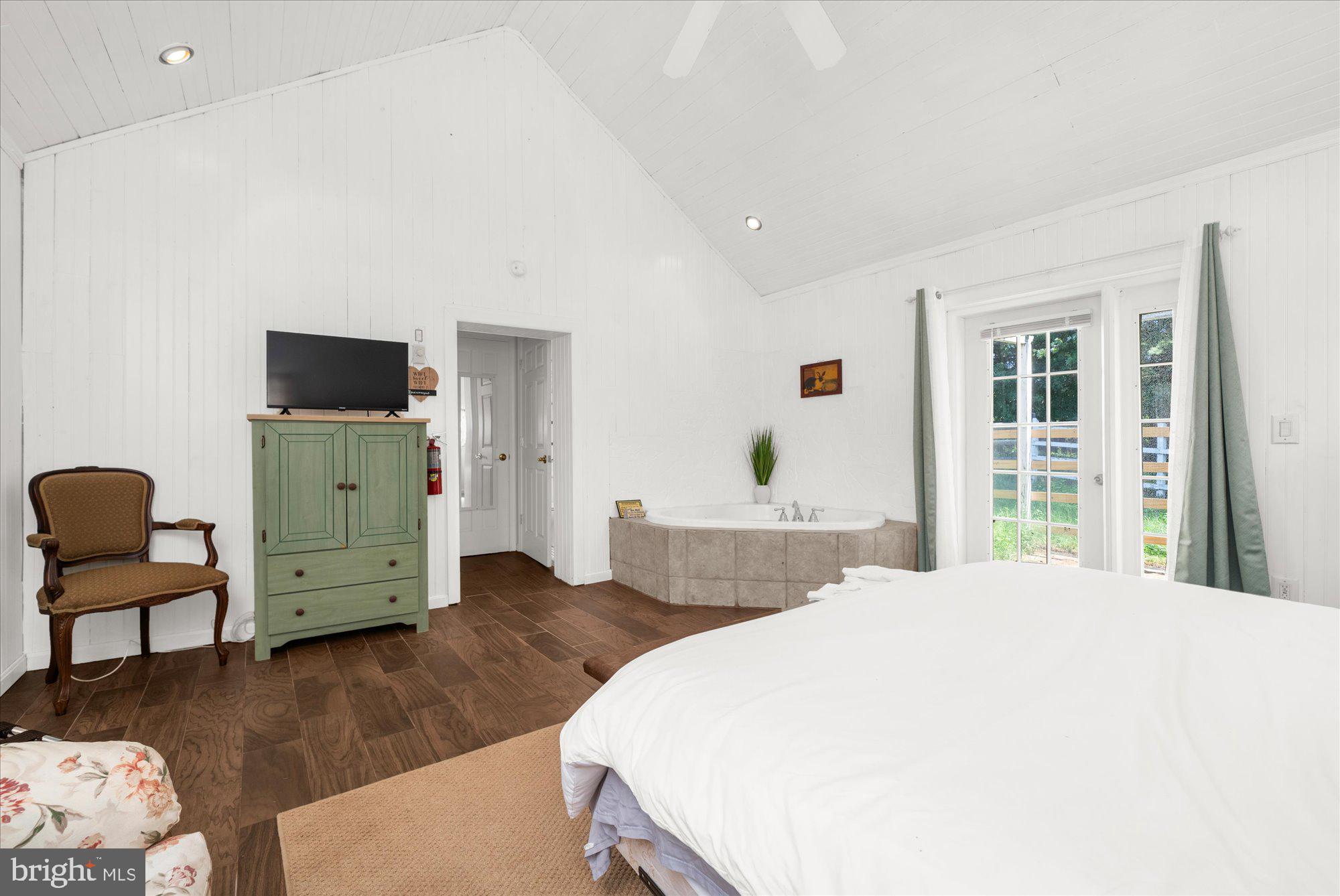 THE MEADOWS - Residential