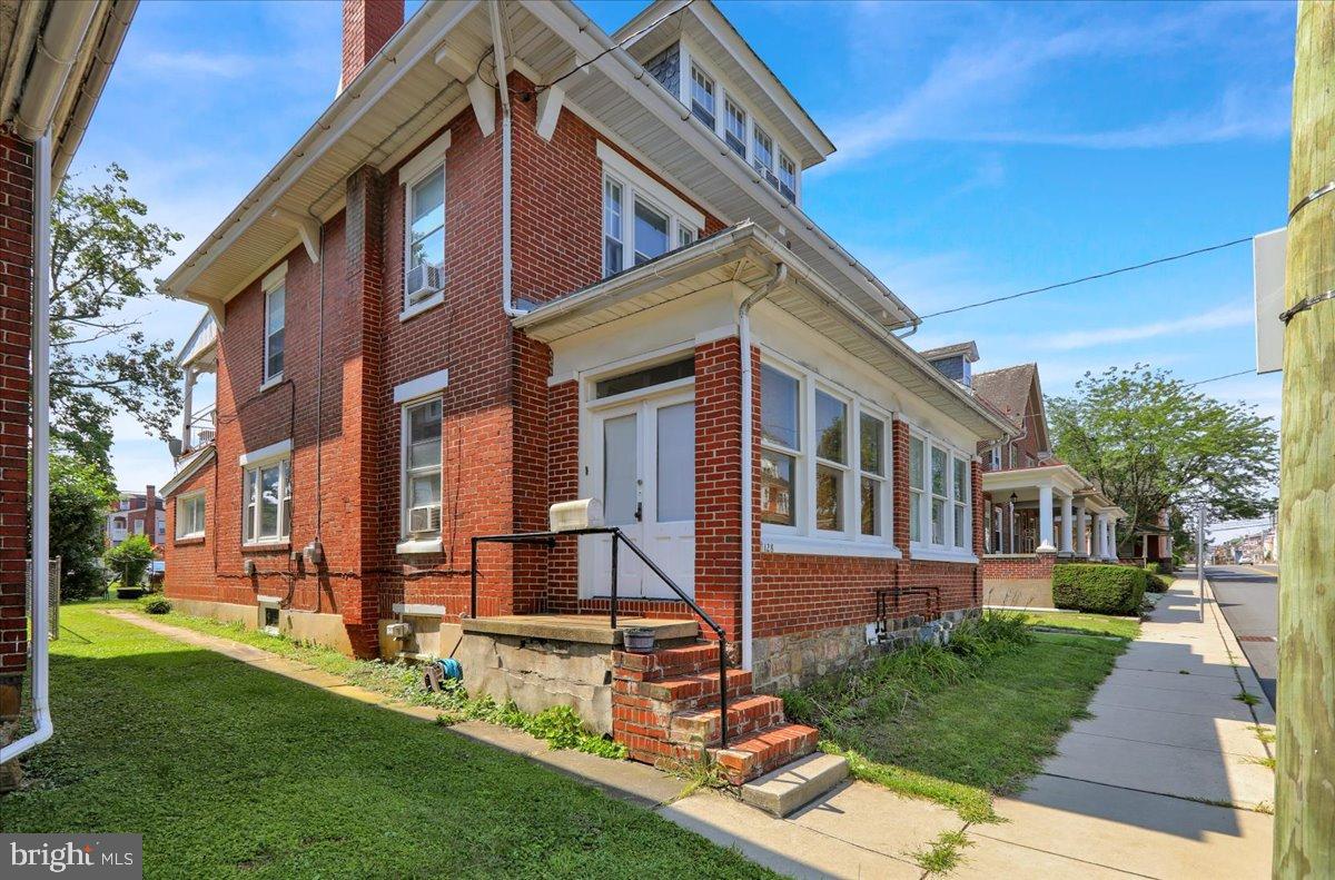 126-128 E MAIN STREET