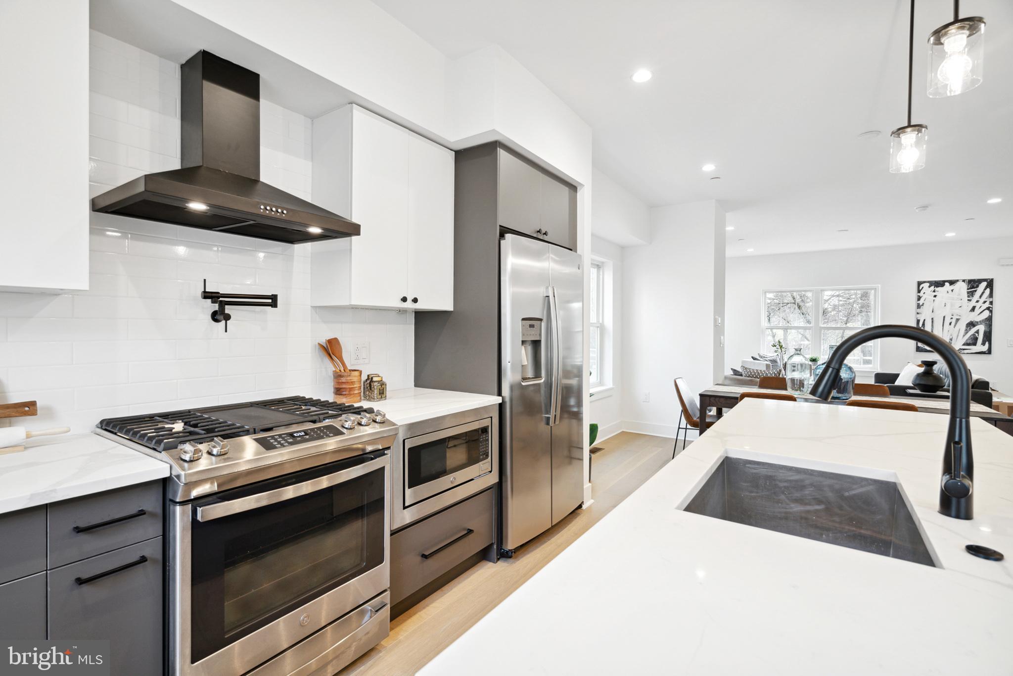 TORRESDALE MANOR - Residential