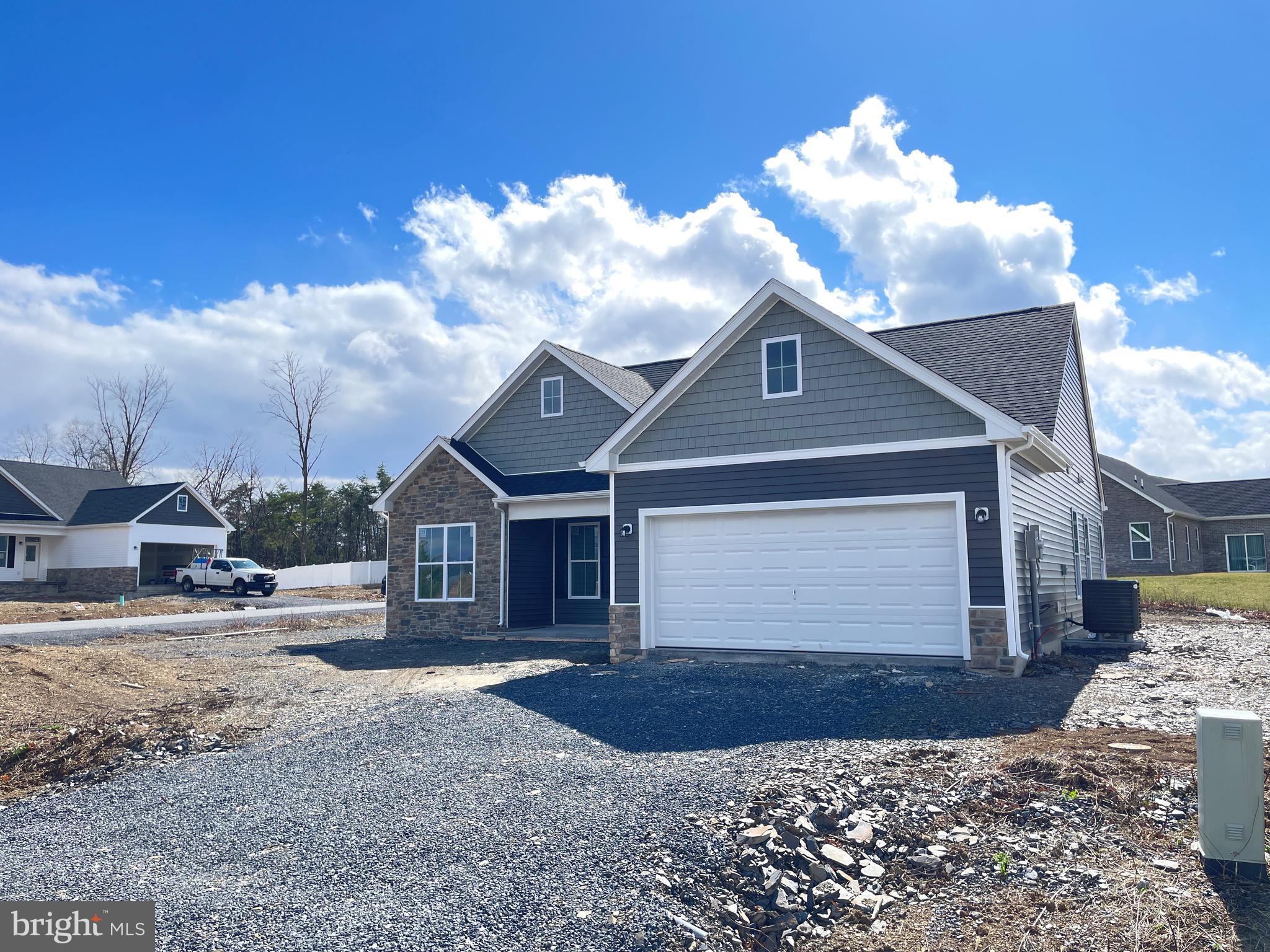 NADENBOUSCH PINES - Residential