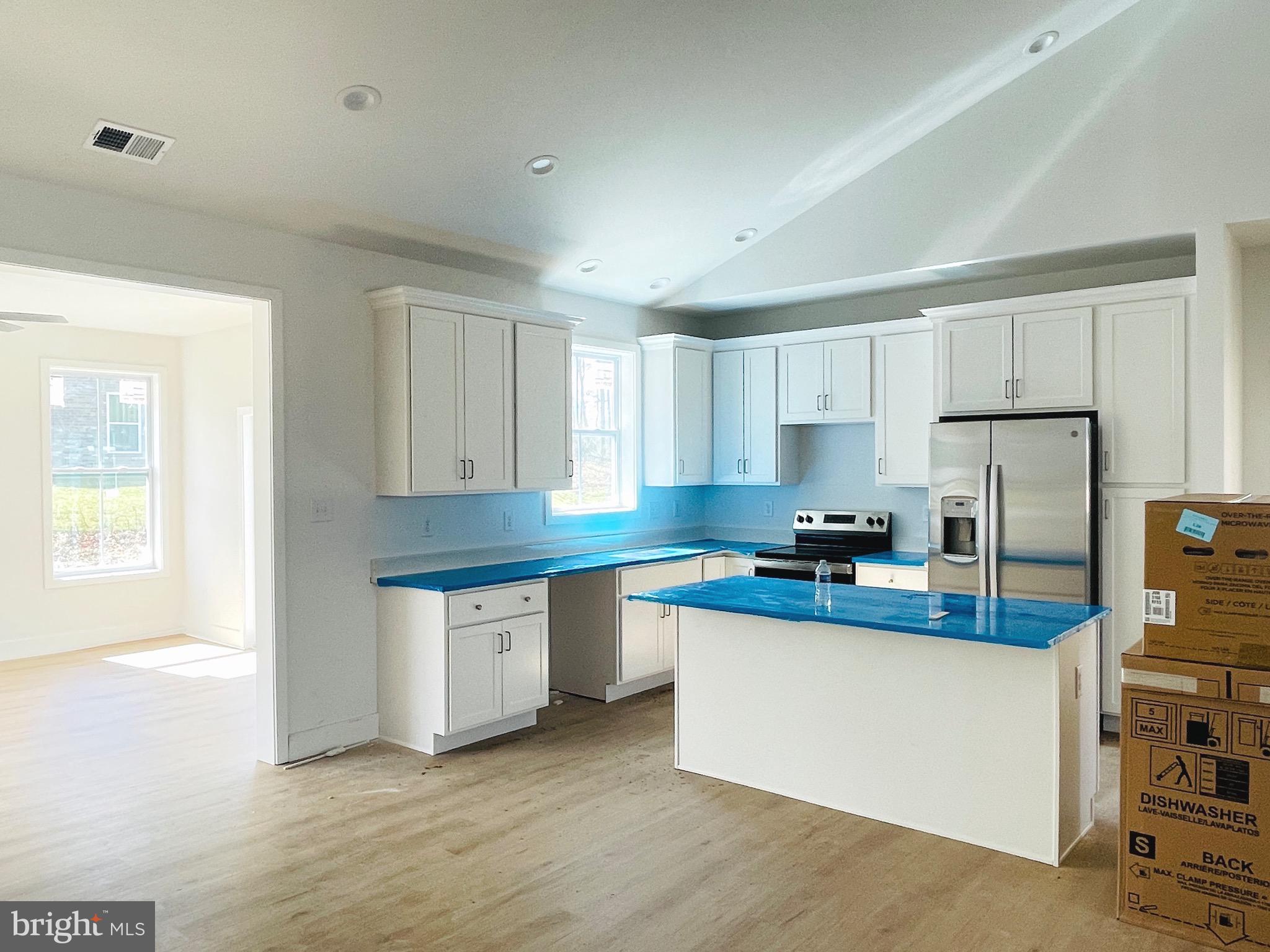 NADENBOUSCH PINES - Residential