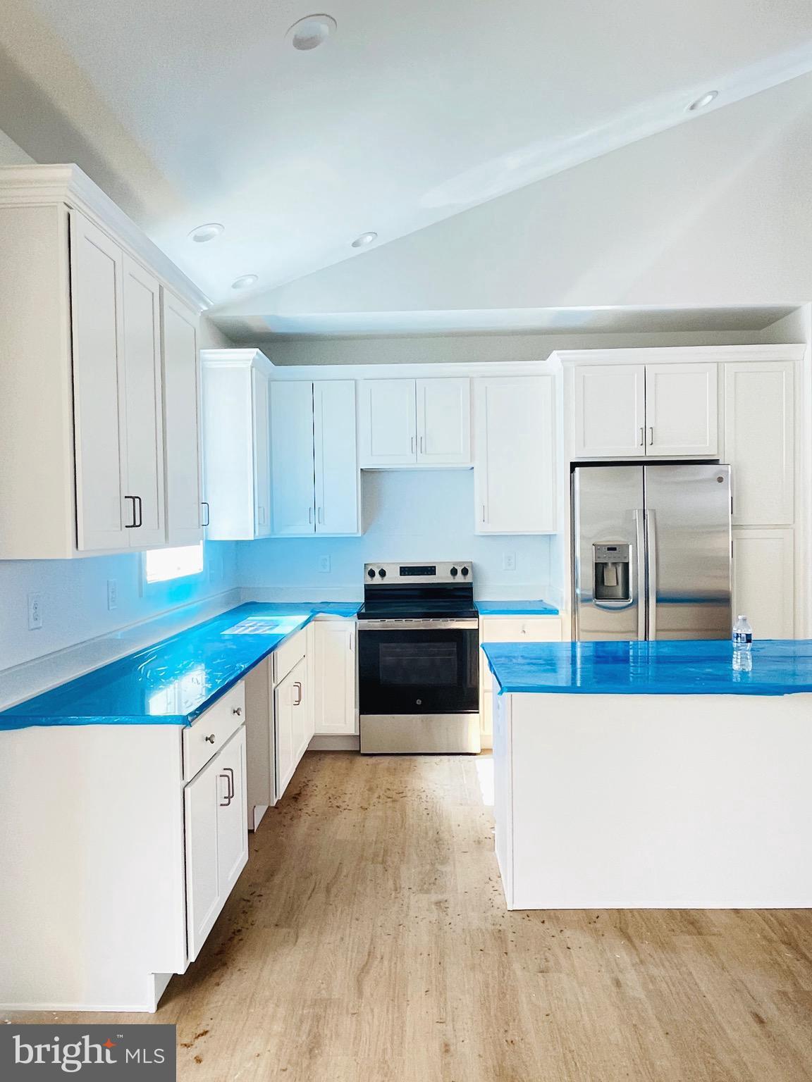 NADENBOUSCH PINES - Residential