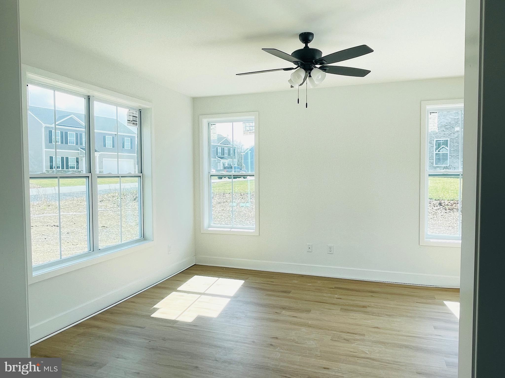 NADENBOUSCH PINES - Residential