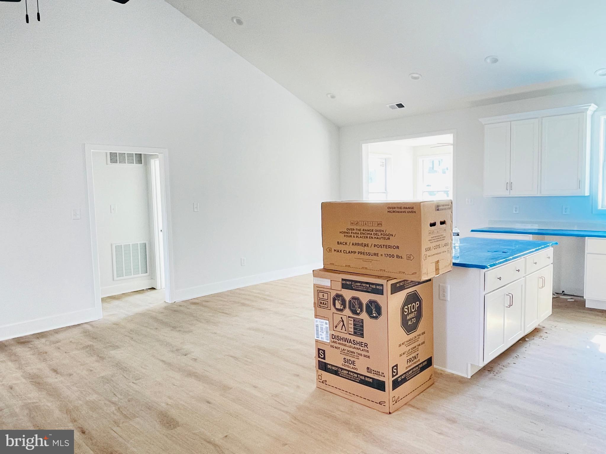 NADENBOUSCH PINES - Residential