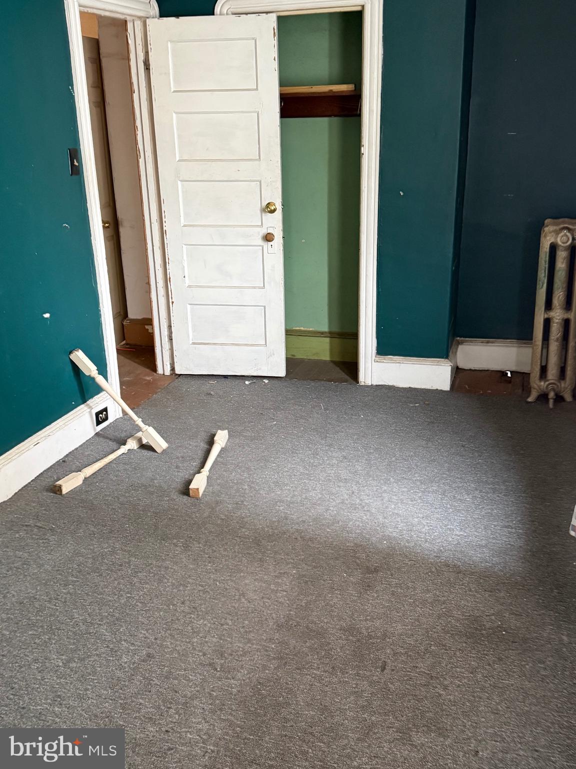 EAST KENSINGTON - Residential