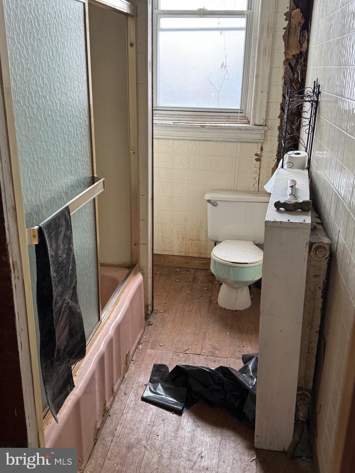 EAST KENSINGTON - Residential