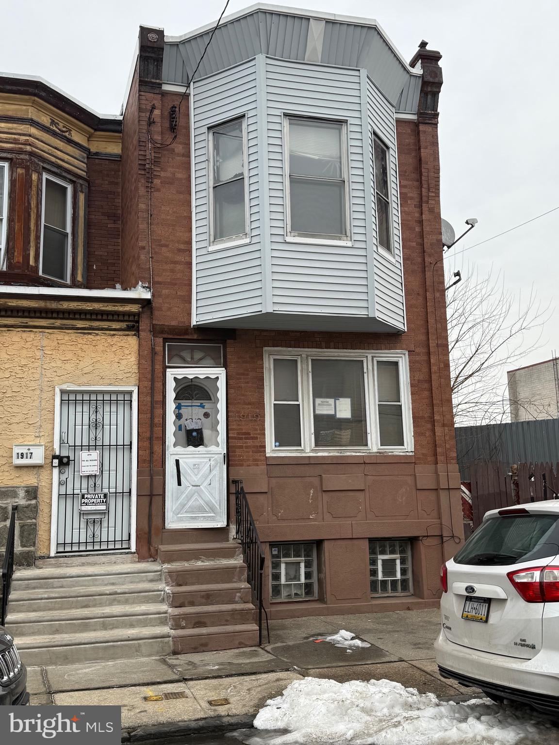 EAST KENSINGTON - Residential