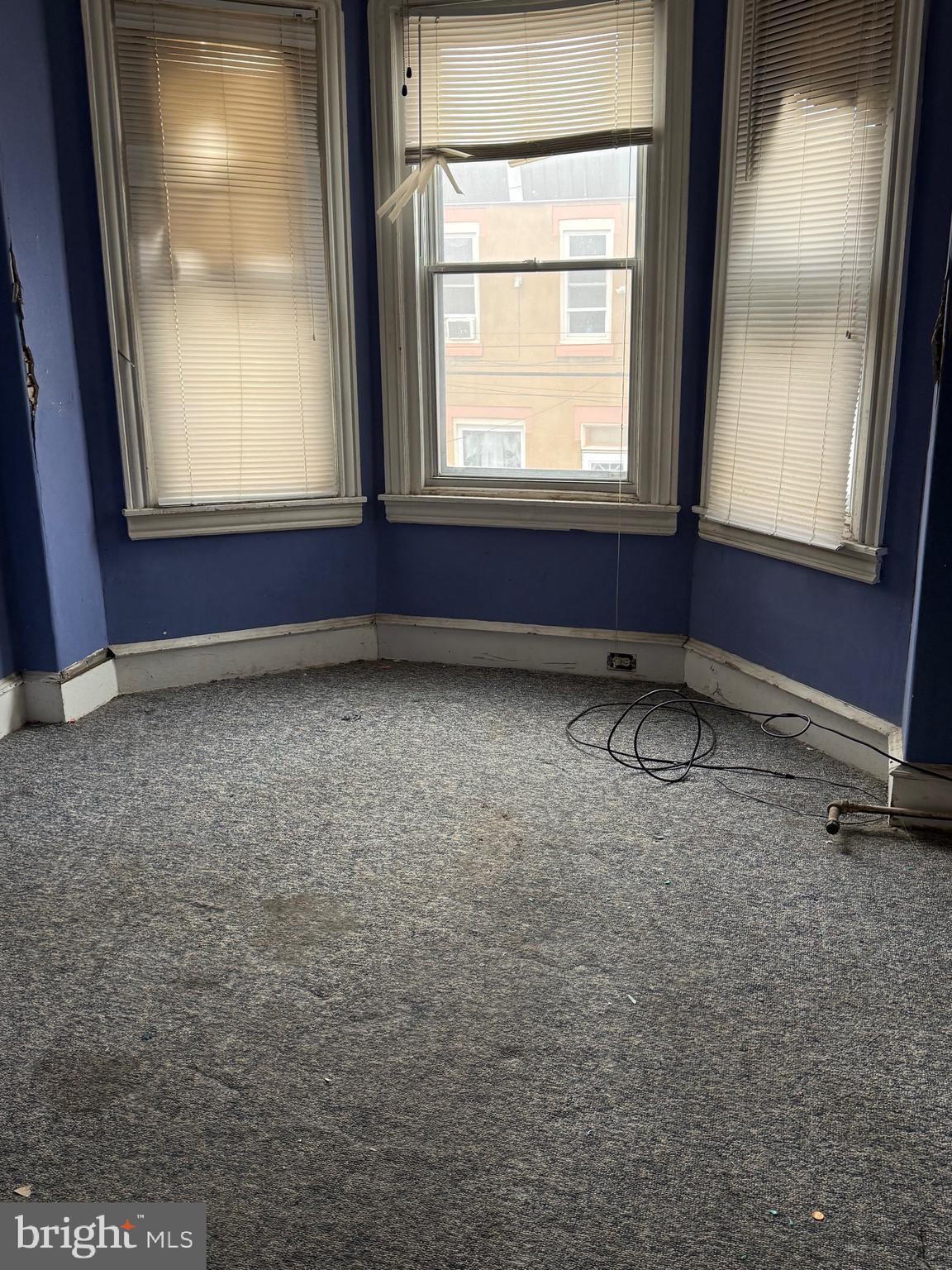 EAST KENSINGTON - Residential