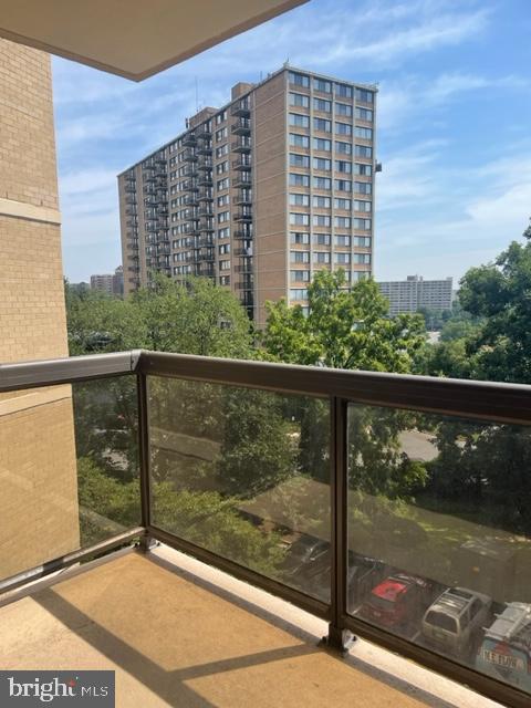 WATERGATE AT LANDMARK - Residential Lease