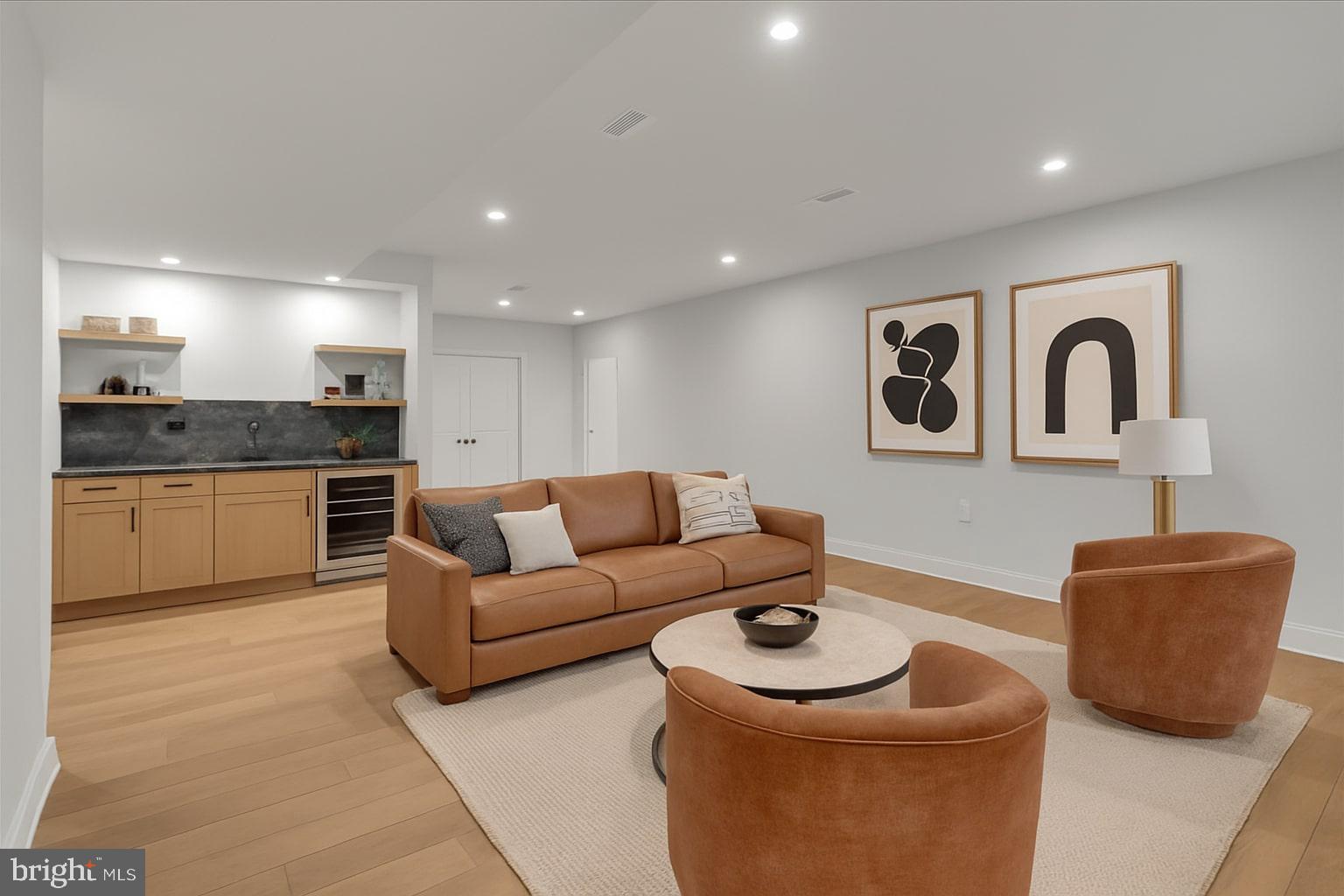 ROXBOROUGH - Residential