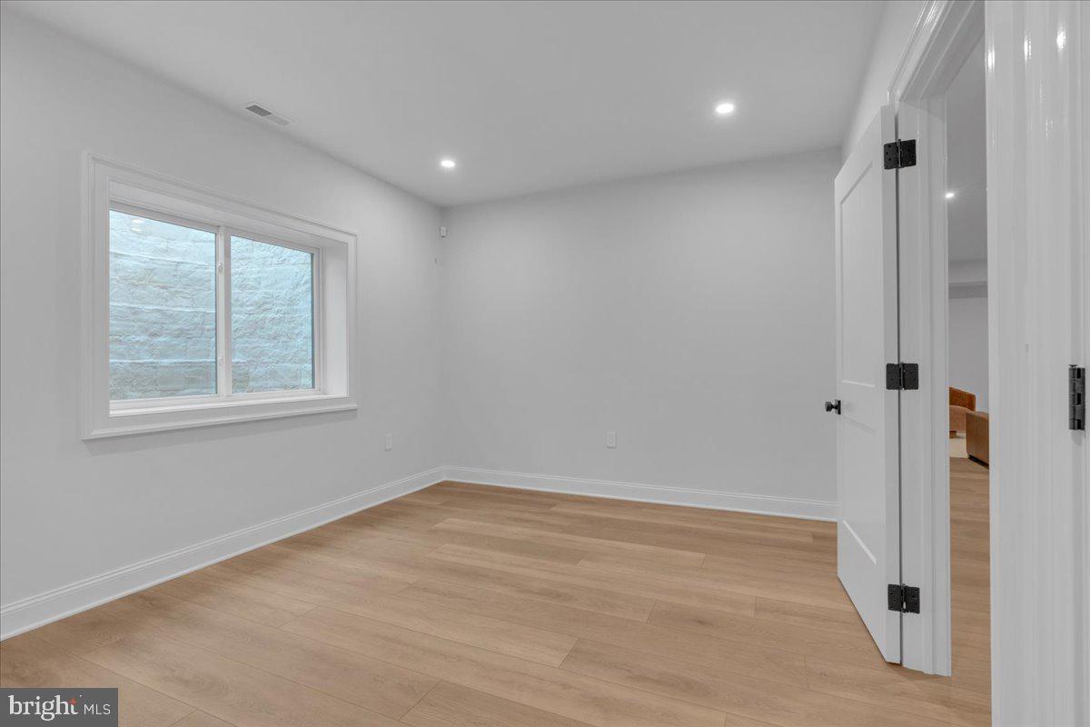 ROXBOROUGH - Residential