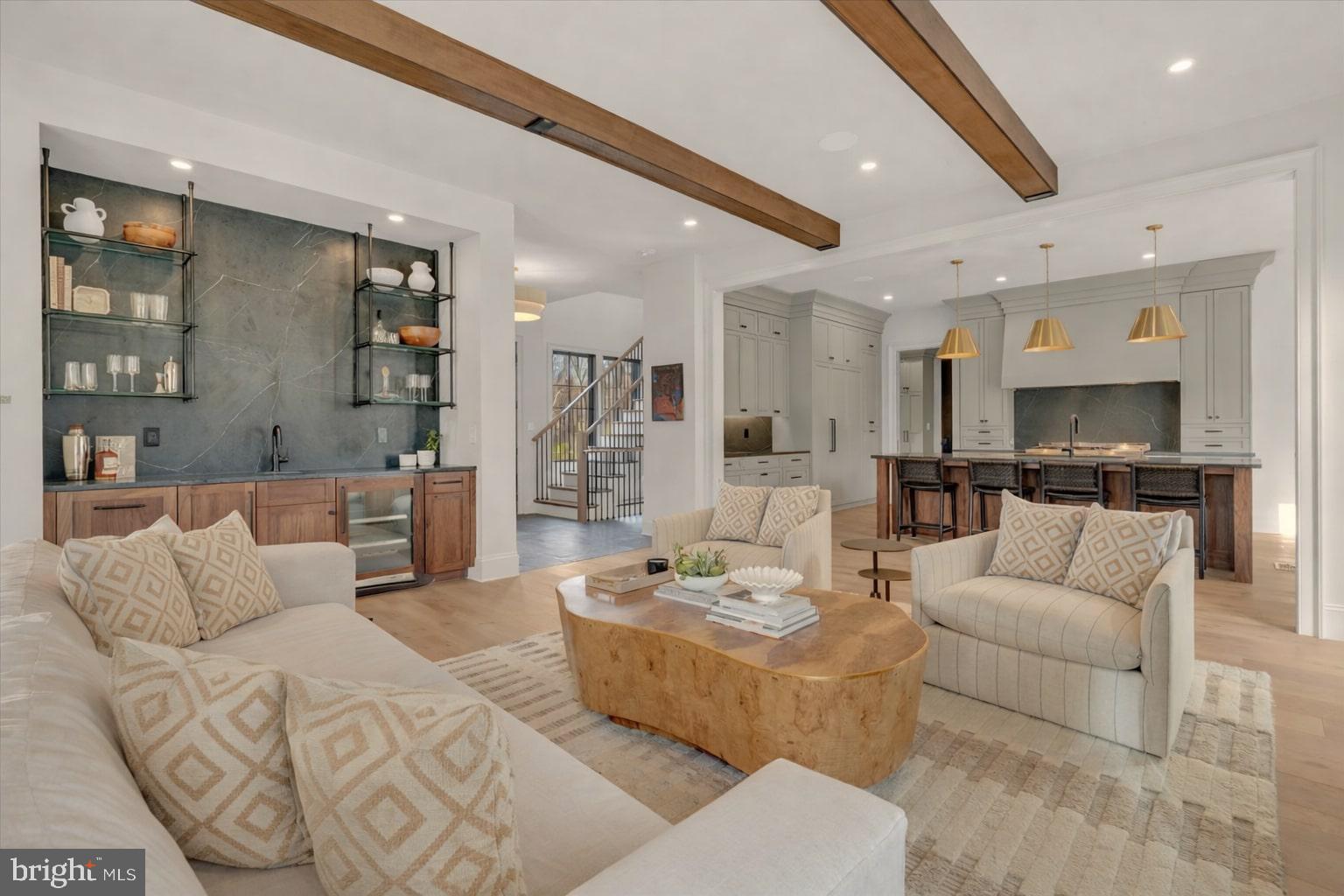 ROXBOROUGH - Residential