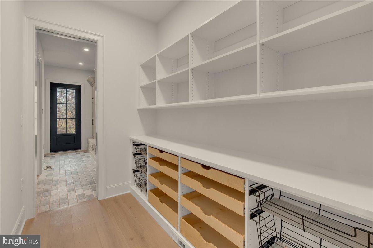 ROXBOROUGH - Residential