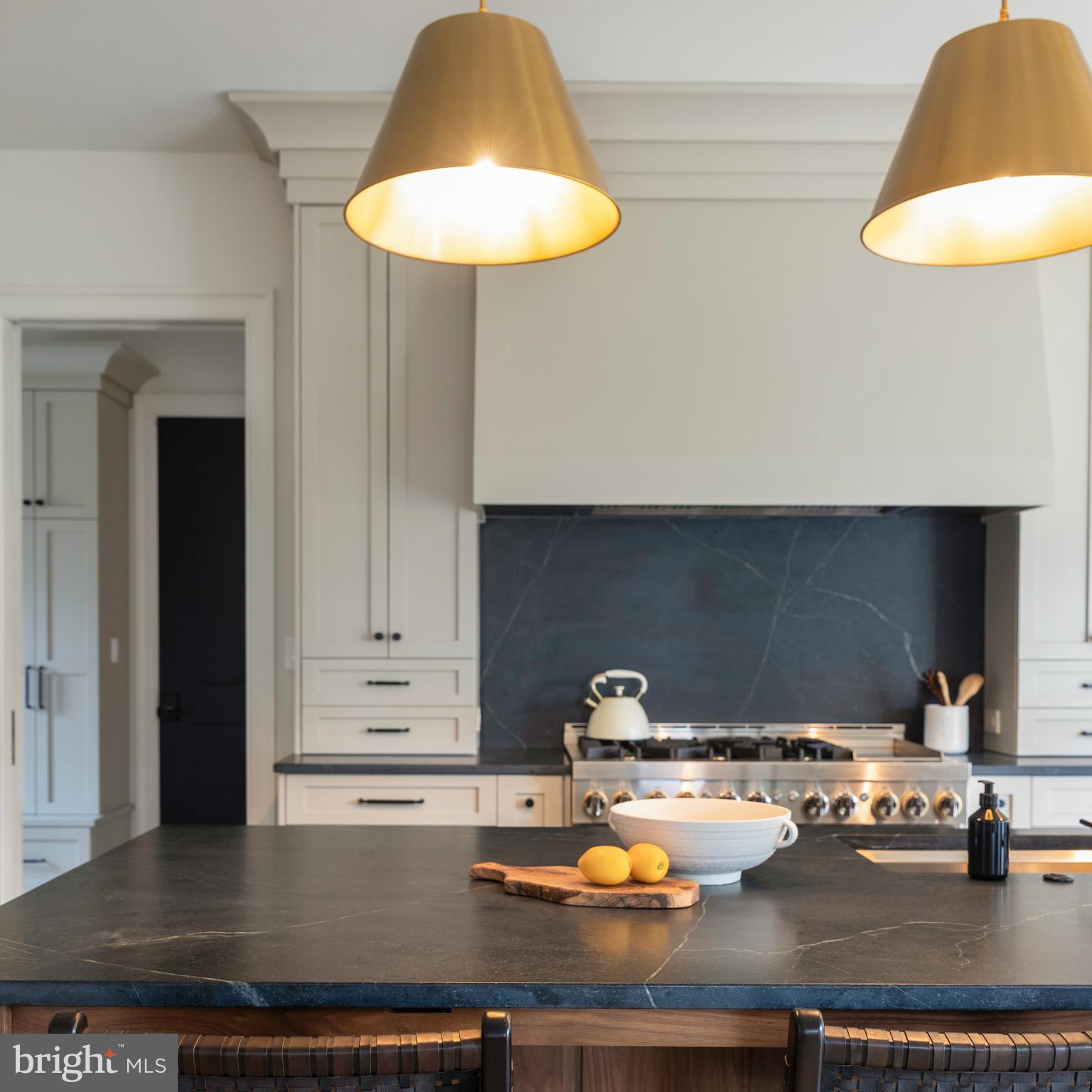 ROXBOROUGH - Residential