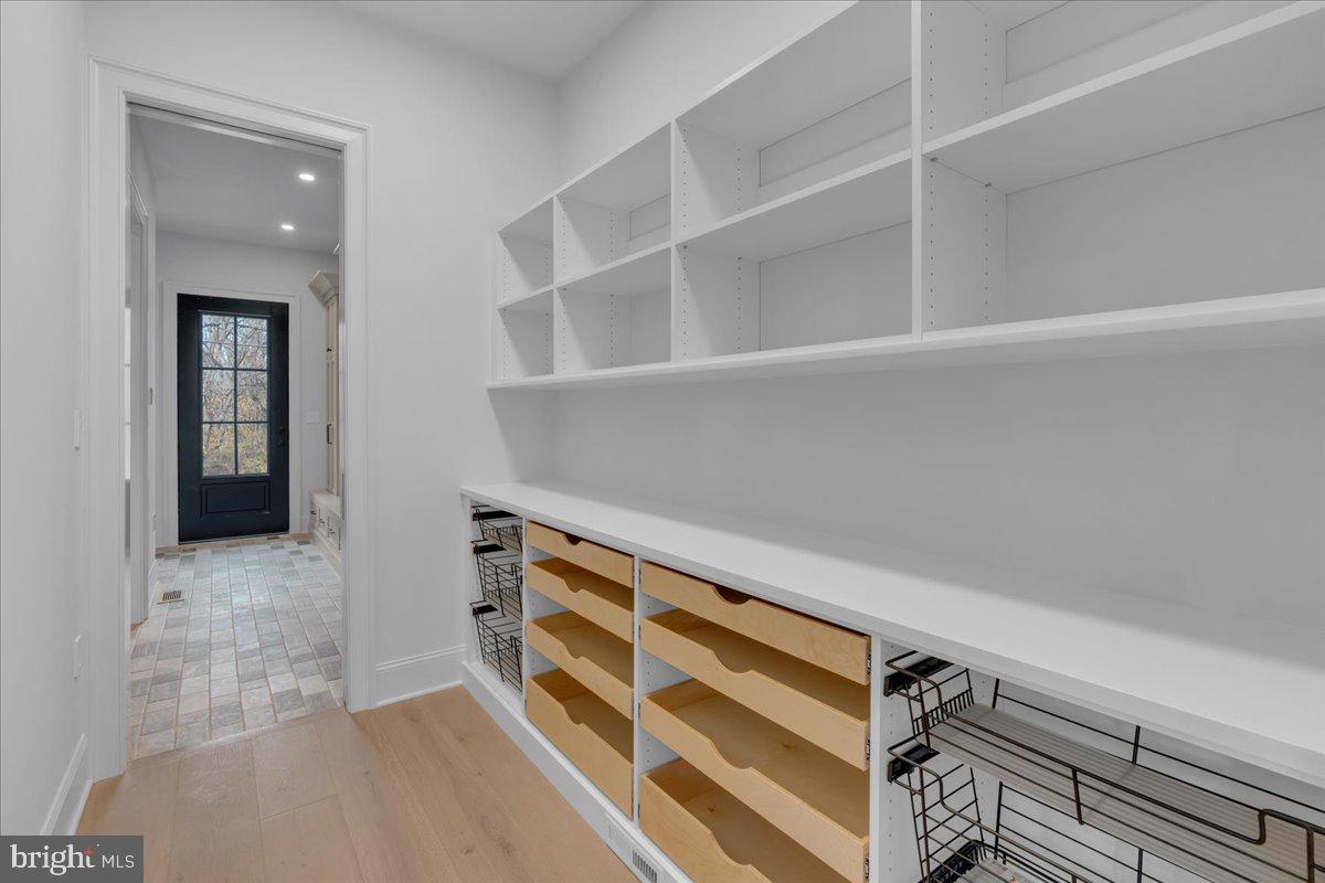 ROXBOROUGH - Residential