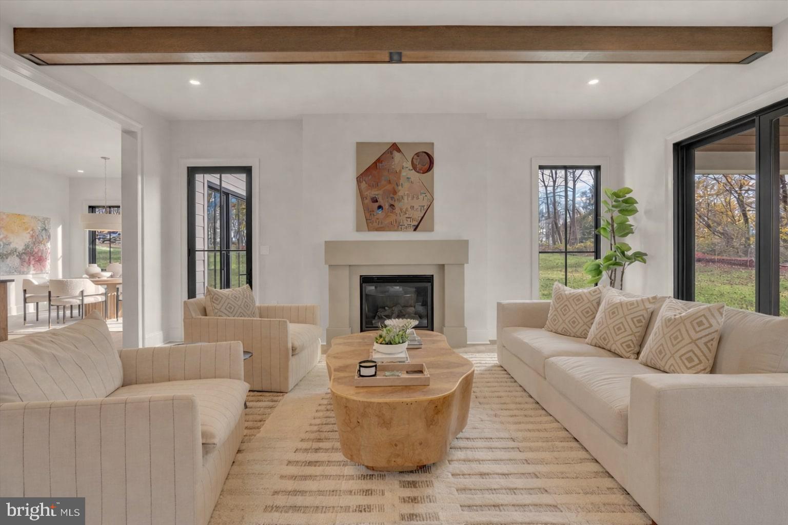 ROXBOROUGH - Residential