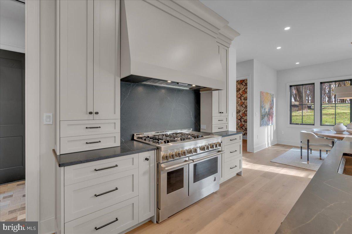 ROXBOROUGH - Residential