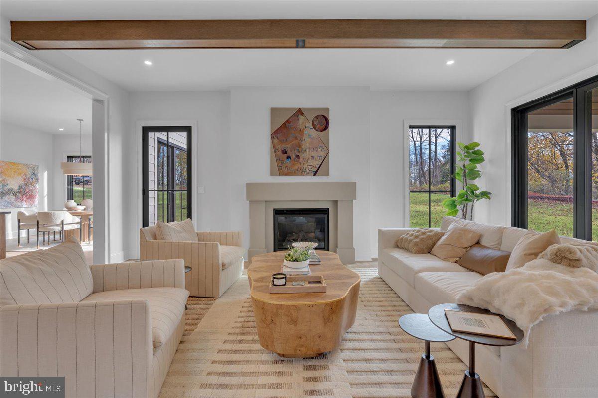 ROXBOROUGH - Residential